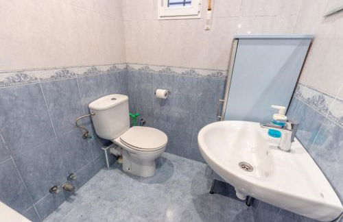 Tranquilo con Wifi y cercano al metro - Foto 18