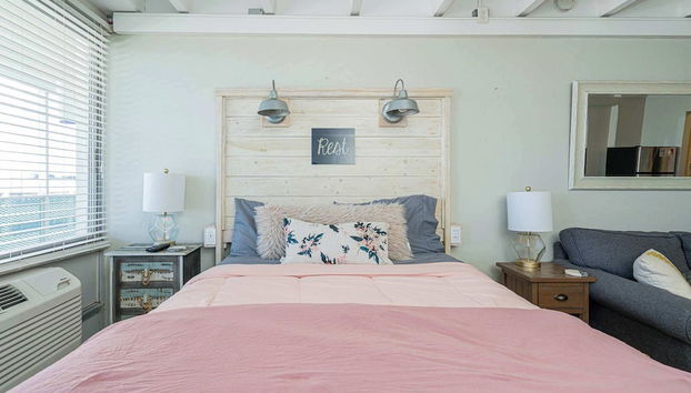 Coral Cove Beachfront Condo for 3 w/ Onsite Pool - Foto 4, Habitación