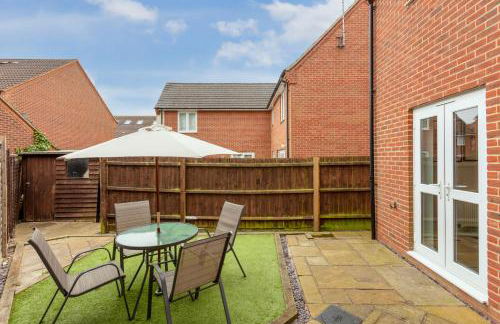 Oakbridge House - 6 mins drive to CMK - Free Parking, Fast WiFi, Smart TVs with Sky and Netflix by Yoko Property - Foto 25