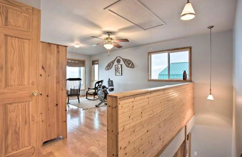 Remote Island Escape with Breathtaking Views - Photo 12