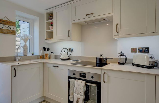 Luxury 1 bed Cottage With hot tub and log Burner - Foto 6