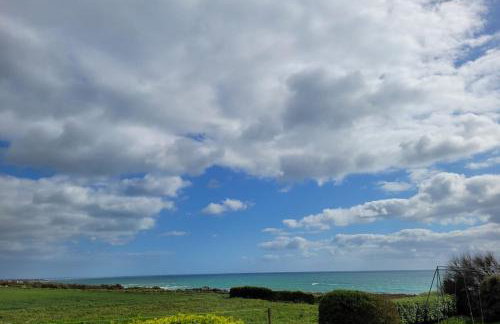 Tipoz'Immo - Brise Marine 1 accès direct plage - vue mer - spot de surf - wifi inclus - linge inclus et lits faits - balcon - parking gratuit - proches des commerces - Foto 5