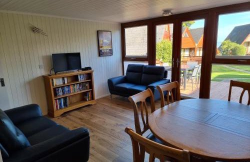 Chalet Brightstone Kingsdown Cliffs location with indoor pool, tennis court, mini-golf short walk to beach and 3 great local pubs - Foto 5