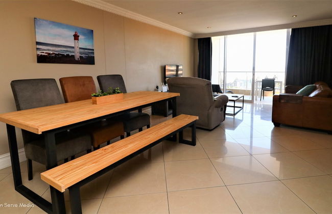 1 Bedroom Luxury Apartment - Photo 18