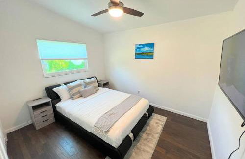 Dream Vacation Home w Heated Pool Close to Beaches Clearwater St Pete Quiet with Big Backyard - Foto 30