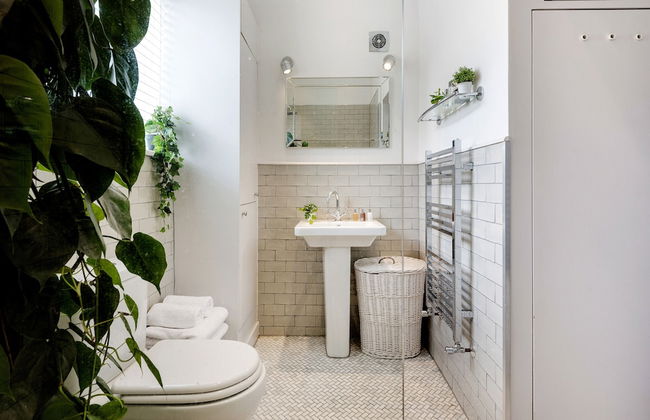 Contemporary Clapham Home Near Wandsworth Common - Photo 17