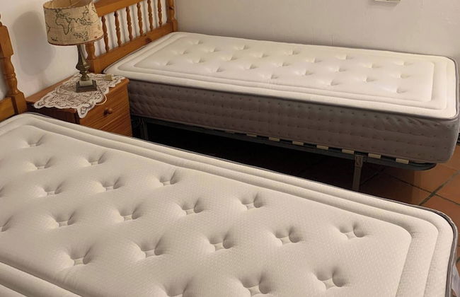 Comfortable Spacious Family House, Large Terrace and Garden, Beach and Bars - Foto 5