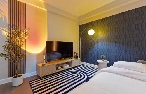 CASA Arlington Suite with Top-Tier Amenities & Parking - Foto 28