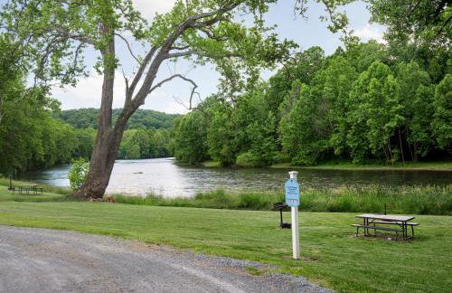 Shenandoah dog friendly cabin - river access, BBQ, outdoor dining and lounging, fire pit, AWD or 4WD encouraged - Foto 30