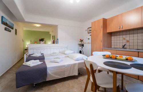 Aloni Stone Studio with Private Parking - Photo 15