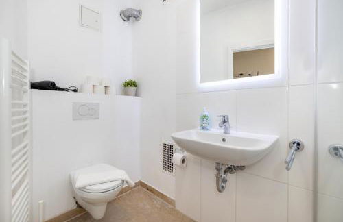 Balcony - Central Apartment - Foto 11