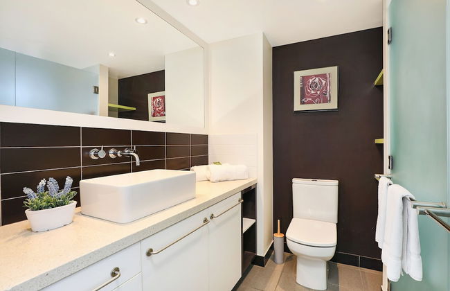 Elouera Tower Beachfront Apartments - Photo 42