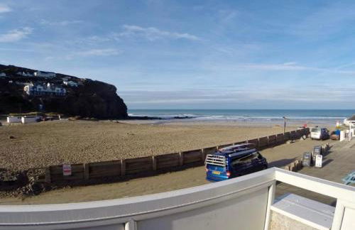 Sunsets In Porthtowan, Beachfront apartment - Photo 23