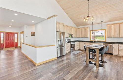 Lakeside 4BR Retreat Private, Peaceful & Scenic villa - Foto 14