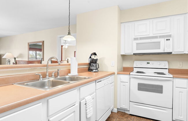 Grand Crowne Resort - Photo 59