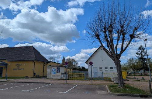 PETIT MAS COSY DU BORD DE LOIRE a 15 MM DU PARC LE PAL - Foto 3