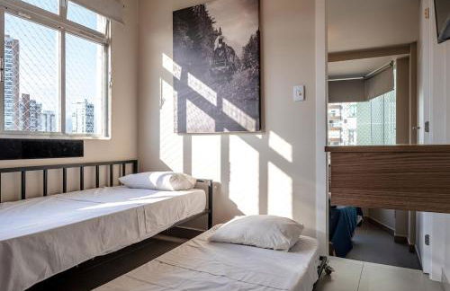 Frente Mar e Conforto | Ar cond, Vaga, Lava e Seca - Foto 17