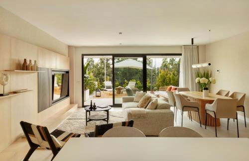 Sunny Garden near Golf - Photo 1