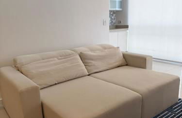 Alto padrão com ar, garagem, sacada integrada - Foto 14