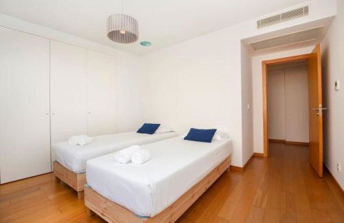 River View Luxury Apartment - Photo 27