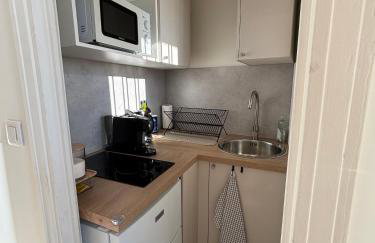 Proche Festival de Cannes - Studio avec Loggia - Gare à 5min Bus au pied de l'immeuble - Foto 7