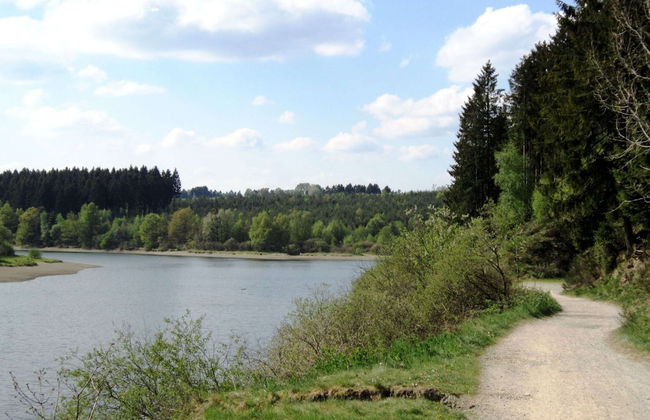 Tranquil Holiday Home With Private Garden - Photo 37