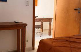 5 adultos, 2 quartos, Apartamento espaçoso em Copacabana, 5 minutos da Praia, metrô na Porta e garagem - Foto 20
