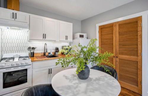 Charming, Fully-Equipped Studio With Gated Parking - Foto 10