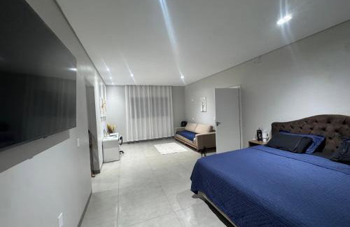 Casa completa acomoda até 10 hóspedes, 5 quartos, 4 camas casal e 2 solteiro - Foto 7