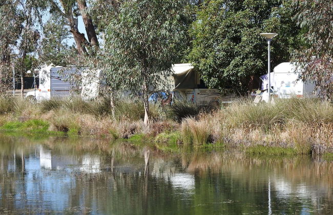 Victoria Lake Holiday Park - Photo 13