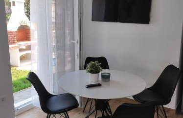 Dolphin view with a pool by the beach - Foto 21