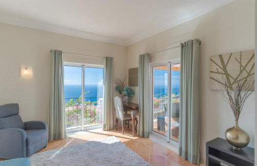 Villa Bougainvillea Palheiro Village by Holiday Rental Madeira - Foto 25