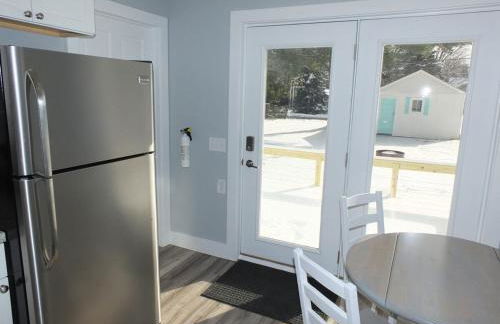 Beach Town Escape - Newly-Remodeled & Gorgeous! - Photo 25