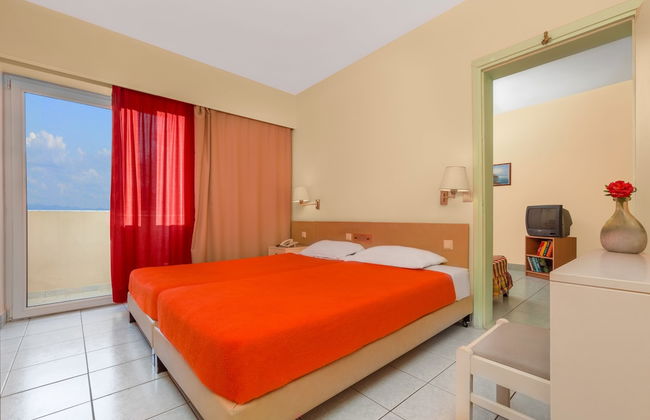 Pavlos Hotel - Photo 9