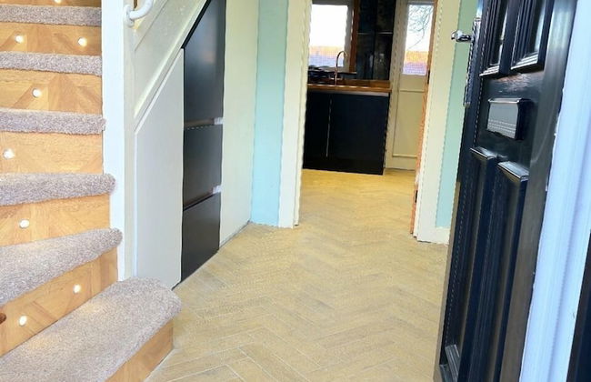 Quirky 2-Bed with Free Parking - Foto 26