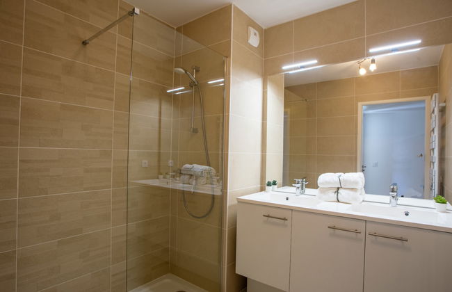 2 bedroom Apartment in Bormes-les-Mimosas with swimming pool and garden - Photo 11