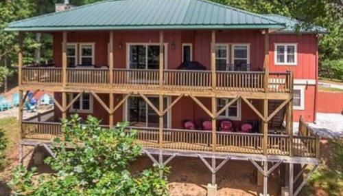 Red Rooster Family Cabin w/Hot Tub+Fire Pit+View - Foto 1