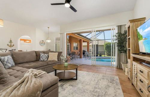 Lakeview Villa lovely pool home in gated community - Photo 3