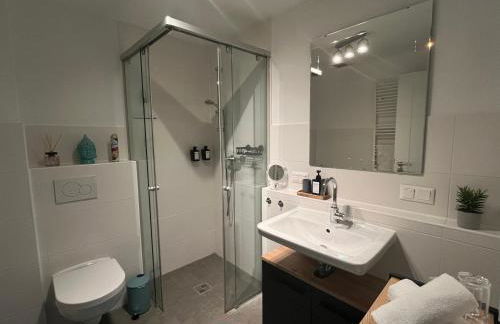 Modernes Apartment mit Balkon und Parkplatz Zentrum - Foto 16