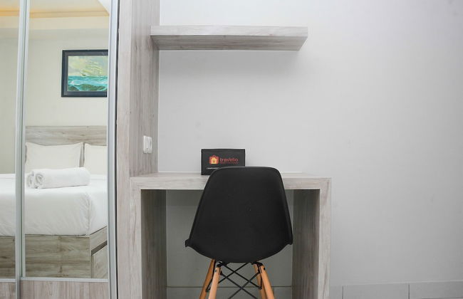 Comfy and Minimalist Studio at Amethyst Apartment - Photo 9