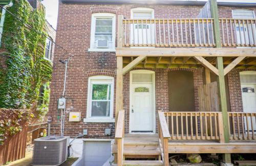 Cozy 3BR Townhome Perfect Location ABODEbucks - Foto 30