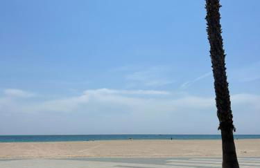 Beach Front 2 Bedrooms Apartment - Foto 6