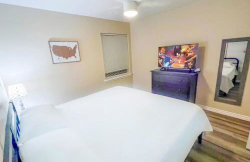 Huge House Fun Central 4BD 3BA with POOL - Foto 8