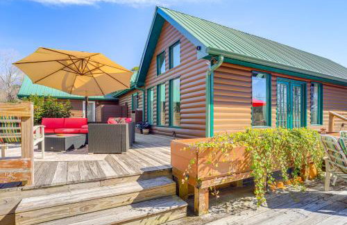 Large Deck: Luxe 6-Acre Retreat in Dahlonega! - Photo 25