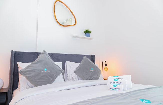 Bloomfields Modern STU in Waters Edge - Photo 3