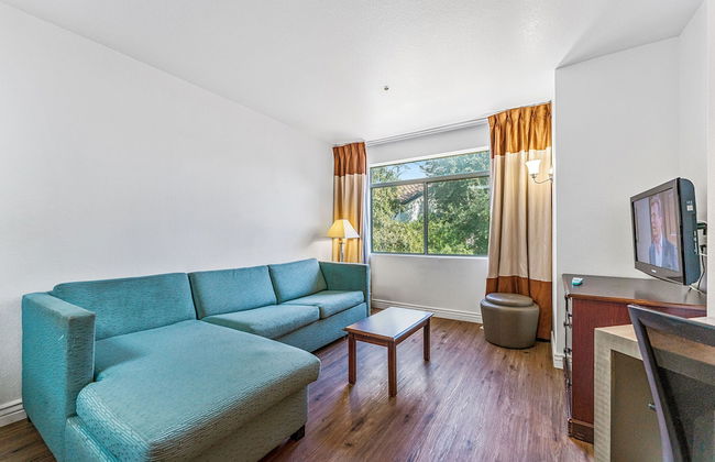 Metro Chandler Extended Stay - Photo 7