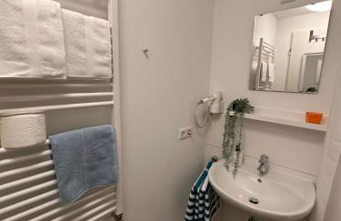 Stilvolles und modernes Appartement mit sonnigem Balkon in Flughafen- und Messenähe 31 - Foto 18