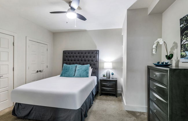 Elegant Condo - Near French Quarter & Bourbon St - Photo 3