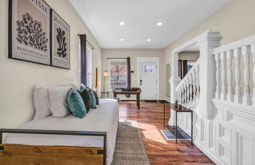 BIG 4BR House 7 Mins to Downtown with Foosball and Games - Foto 11