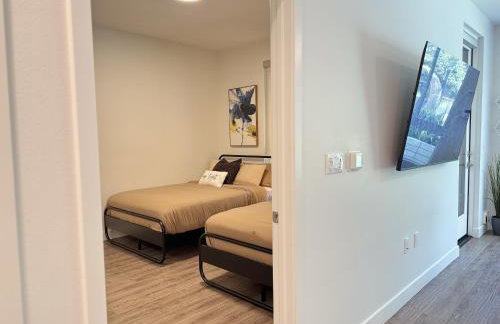 Charming 2BR Retreat Pool Gym 10min to Disneyland - Foto 61